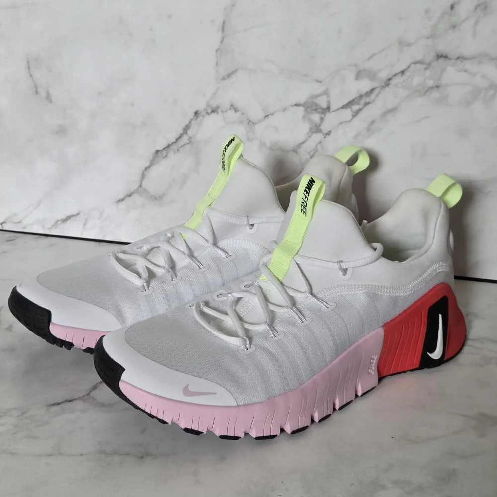 Nike Free Metcon 6 White Bright Crimson Pink Foam Womens Sneakers Shoes 11.5